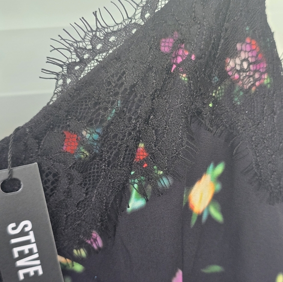 Steve Madden Yasmina V-Neck Lace-Trim Dress Sz Small Ruffle Hem New - Picture 14 of 16